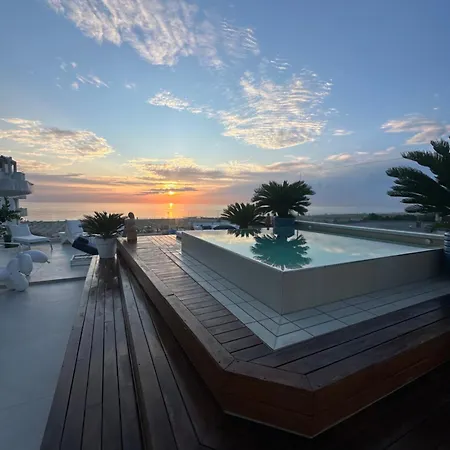 Apartmán Splendido Con Piscina Panoramica Vista Mare *